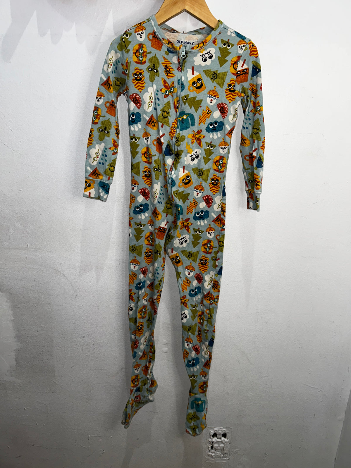 Cute fall friends sleeper 5y