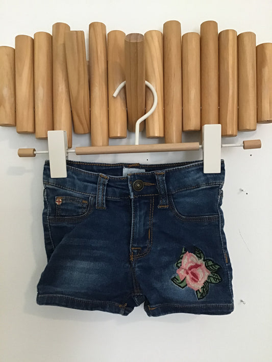 Rose patch shorts 2y